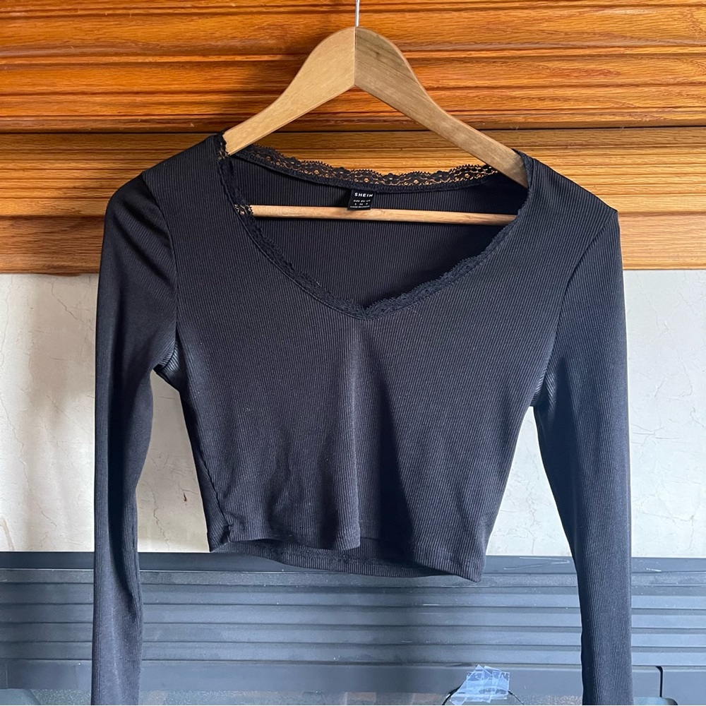 2 long sleeves